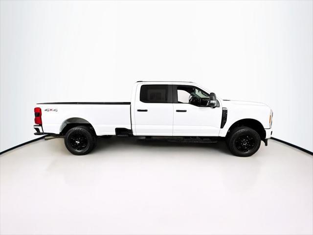 Photo of 2023 Oxford White Ford F-250