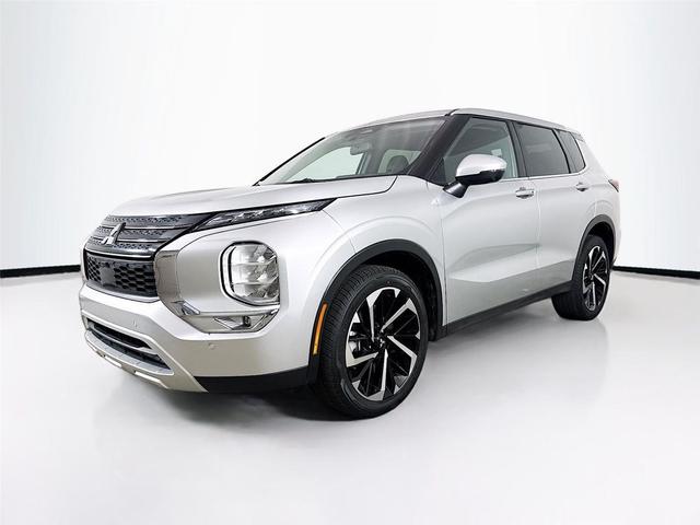 Photo of 2024 Alloy Silver Metallic Mitsubishi Outlander