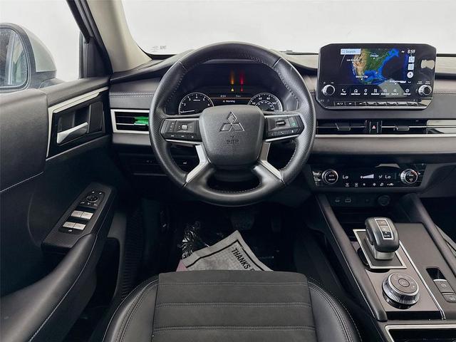 Photo of 2024 Alloy Silver Metallic Mitsubishi Outlander