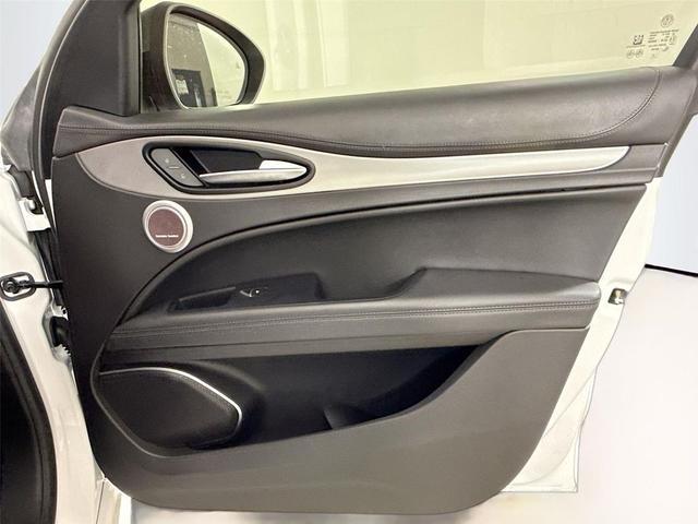 Photo of 2022 Alfa White Alfa Romeo Stelvio