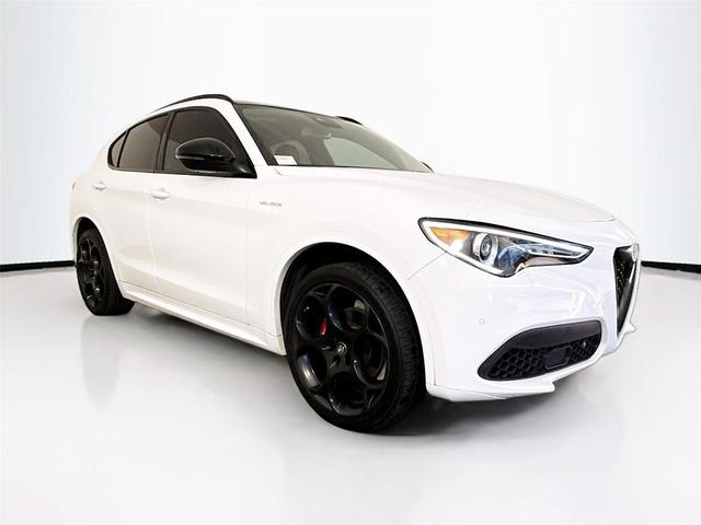 Photo of 2022 Alfa White Alfa Romeo Stelvio
