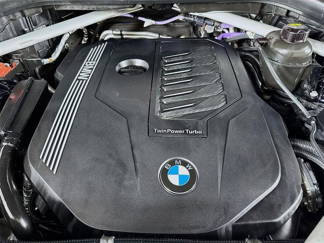 Photo of 2021 Carbon Black Metallic BMW X6