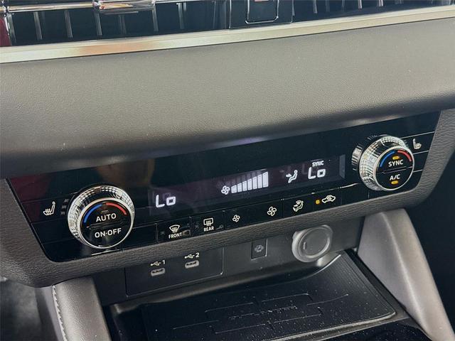 Photo of 2025 Alloy Silver Metallic Mitsubishi Outlander
