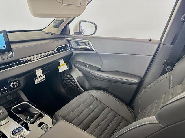 Photo of 2025 Alloy Silver Metallic Mitsubishi Outlander