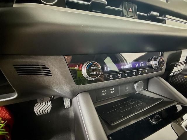 Photo of 2025 Alloy Silver Metallic Mitsubishi Outlander