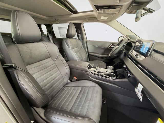 Photo of 2025 Alloy Silver Metallic Mitsubishi Outlander