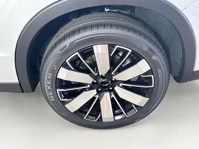 Photo of 2025 Alloy Silver Metallic Mitsubishi Outlander