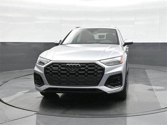 Photo of 2025 Florett Silver Metallic Audi Q5