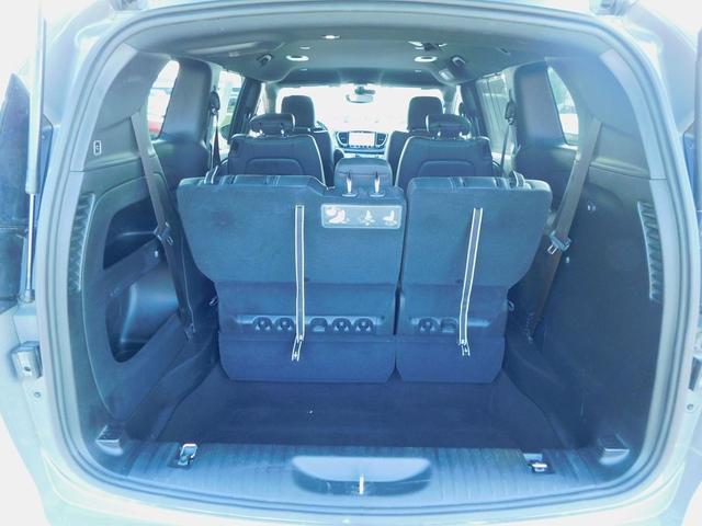 Photo of 2021 Ceramic Gray Clearcoat Chrysler Pacifica
