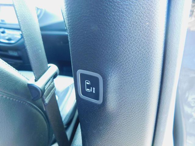 Photo of 2021 Ceramic Gray Clearcoat Chrysler Pacifica
