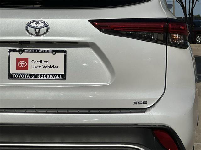 Photo of 2022 Wind Chill Pearl Toyota Highlander
