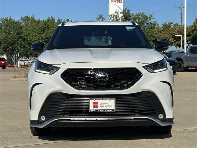Photo of 2022 Wind Chill Pearl Toyota Highlander