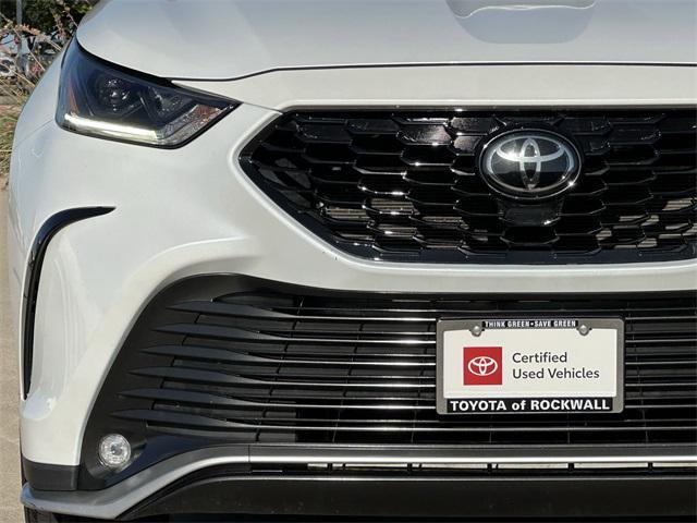 Photo of 2022 Wind Chill Pearl Toyota Highlander