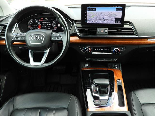 Photo of 2021 Florett Silver Metallic Audi Q5
