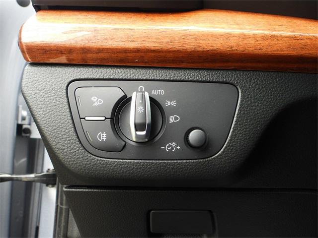 Photo of 2021 Florett Silver Metallic Audi Q5