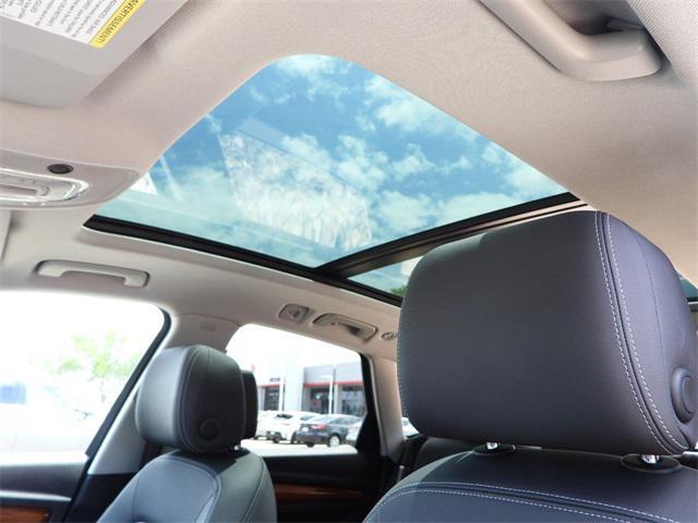 Photo of 2021 Florett Silver Metallic Audi Q5