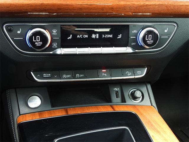 Photo of 2021 Florett Silver Metallic Audi Q5