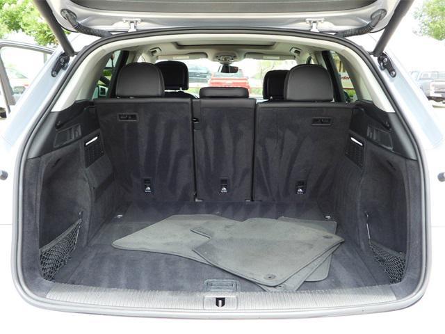 Photo of 2021 Florett Silver Metallic Audi Q5