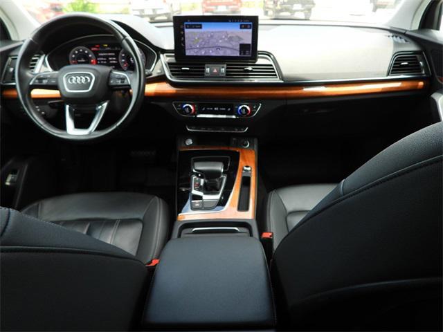 Photo of 2021 Florett Silver Metallic Audi Q5