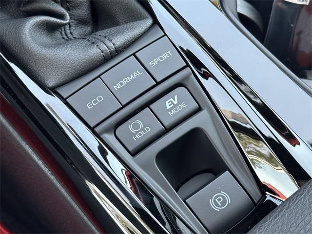 Photo of 2025 White Toyota Camry