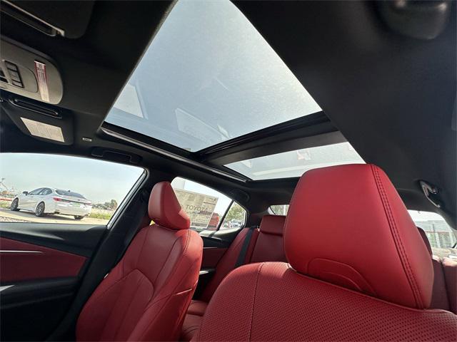 Photo of 2025 White Toyota Camry