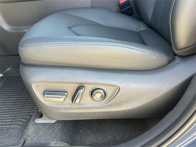 Photo of 2026 01l6 Toyota Grand Highlander