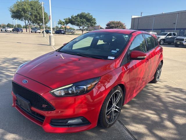 Photo of 2016 Race Red Ford Focus ST