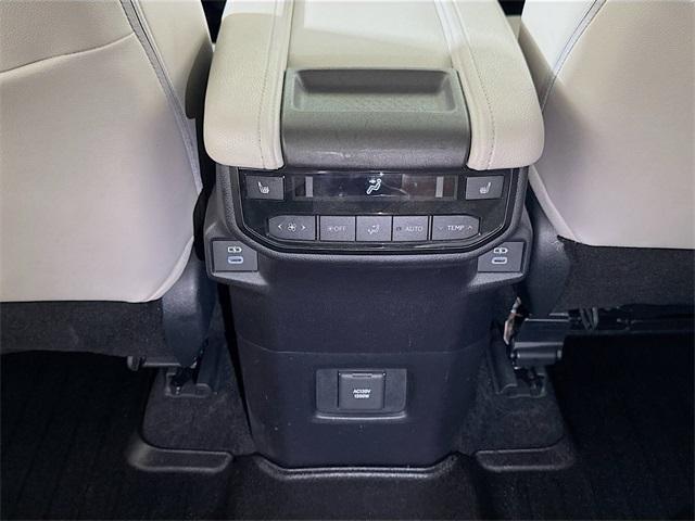Photo of 2024 Midnight Black Metallic Toyota Grand Highlander Hybrid