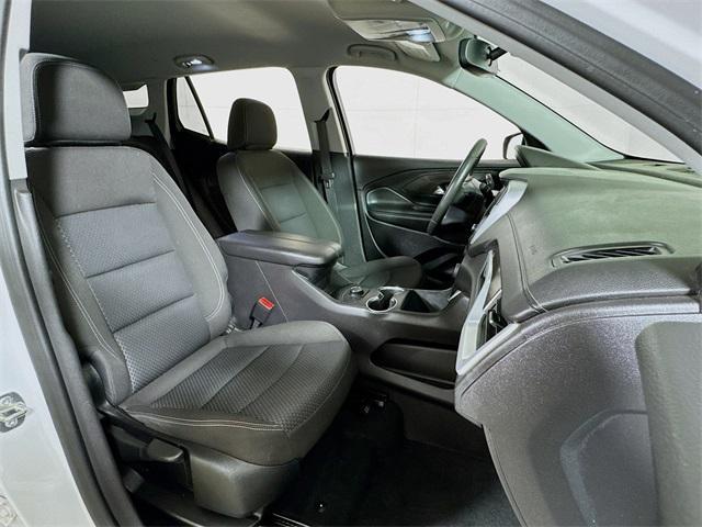 Photo of 2024 Summit White GMC Terrain
