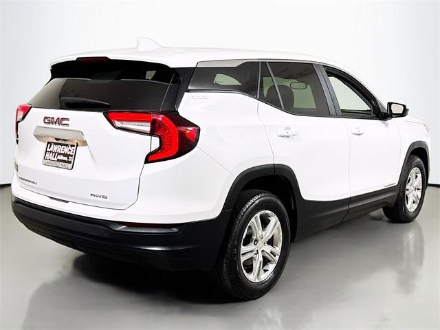 Photo of 2024 Summit White GMC Terrain