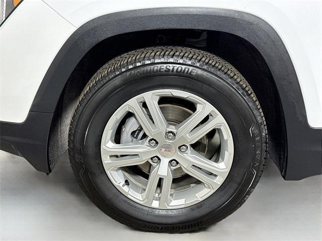 Photo of 2024 Summit White GMC Terrain