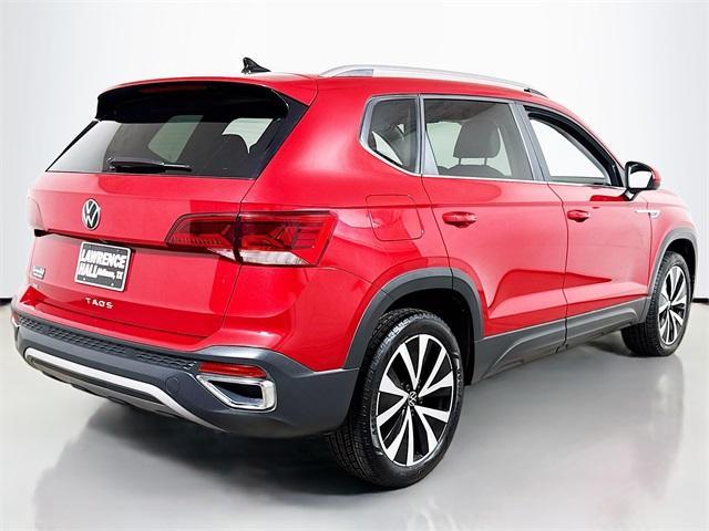 Photo of 2023 Kings Red Volkswagen Taos