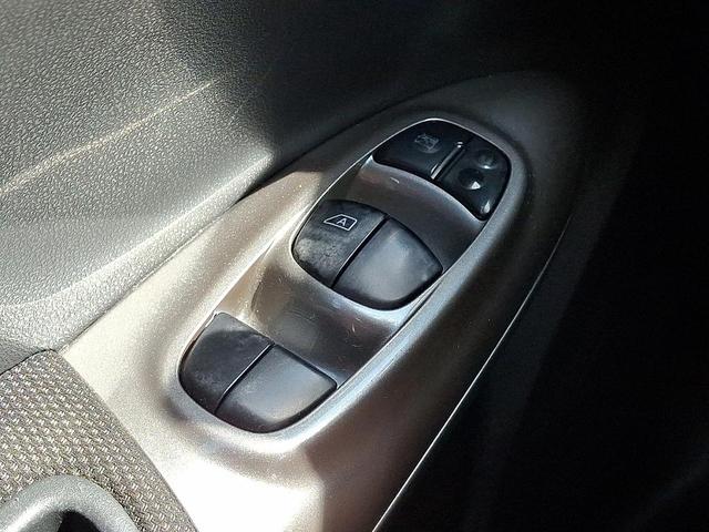 Photo of 2012 Sapphire Black Nissan Juke