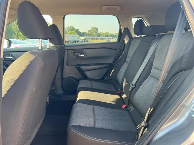 Photo of 2024 Gun Metallic Nissan Rogue