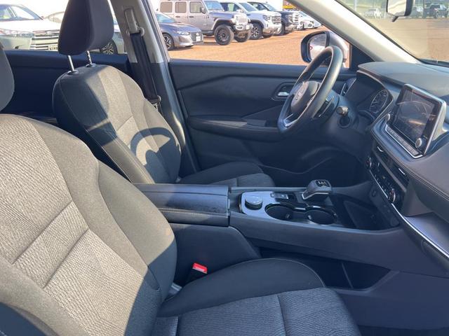 Photo of 2024 Gun Metallic Nissan Rogue