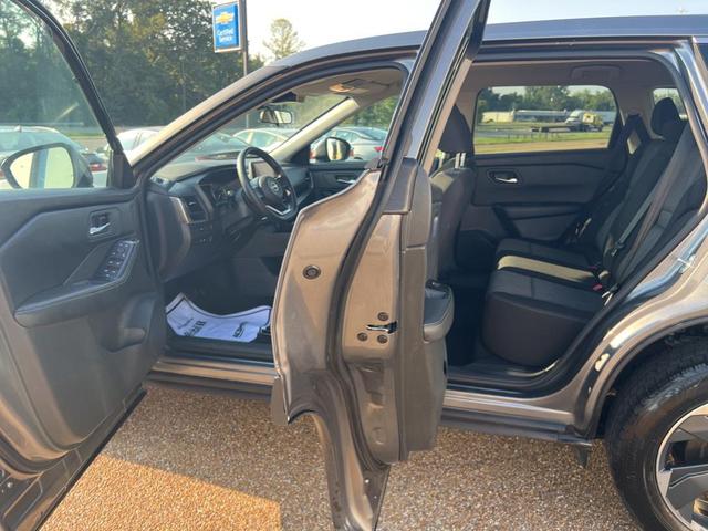 Photo of 2024 Gun Metallic Nissan Rogue