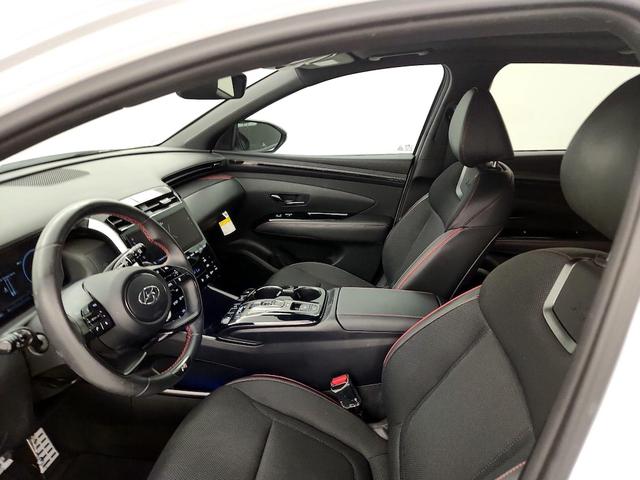 Photo of 2024 White Hyundai TUCSON Hybrid