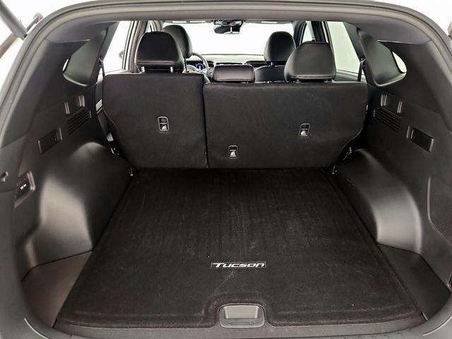 Photo of 2024 White Hyundai TUCSON Hybrid