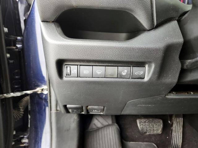 Photo of 2021 Blue Toyota RAV4