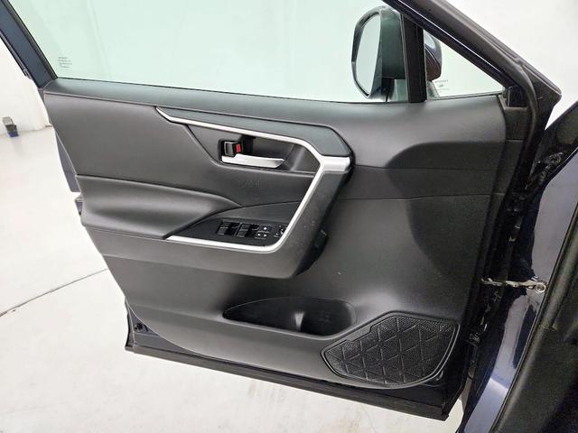 Photo of 2021 Blue Toyota RAV4