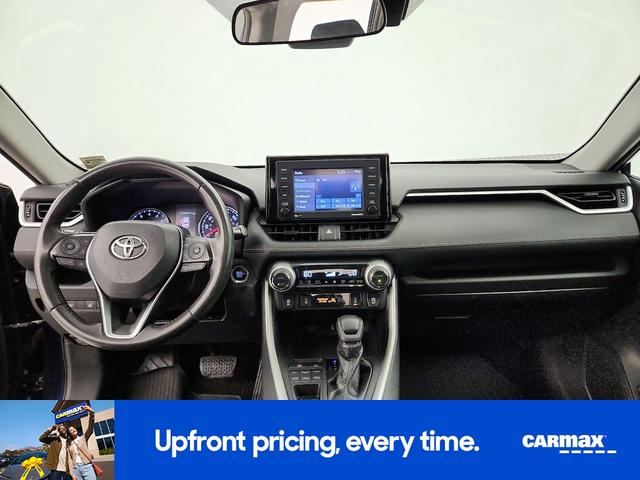 Photo of 2021 Blue Toyota RAV4