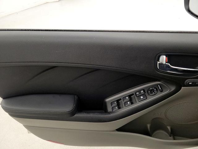 Photo of 2014 White Kia Forte