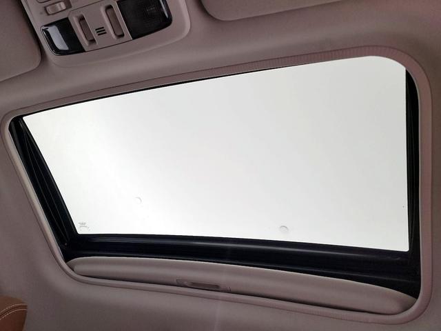 Photo of 2017 White Subaru Outback