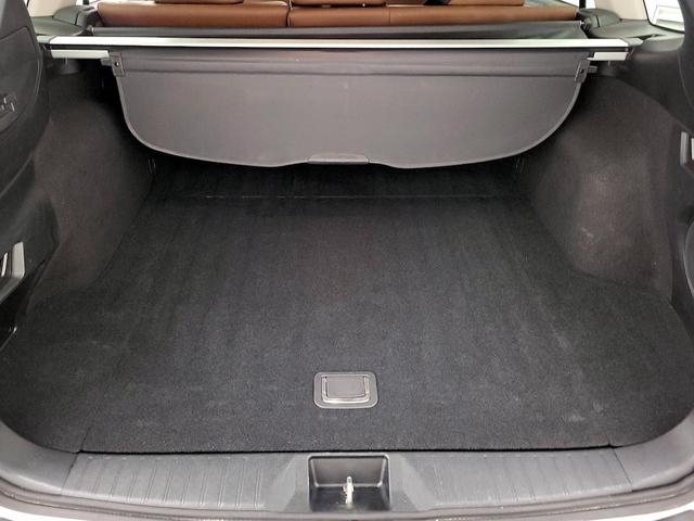 Photo of 2017 White Subaru Outback