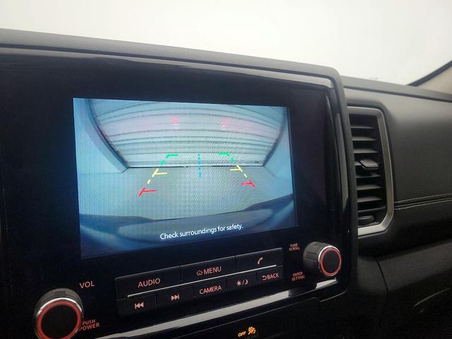 Photo of 2022 Gray Nissan Frontier