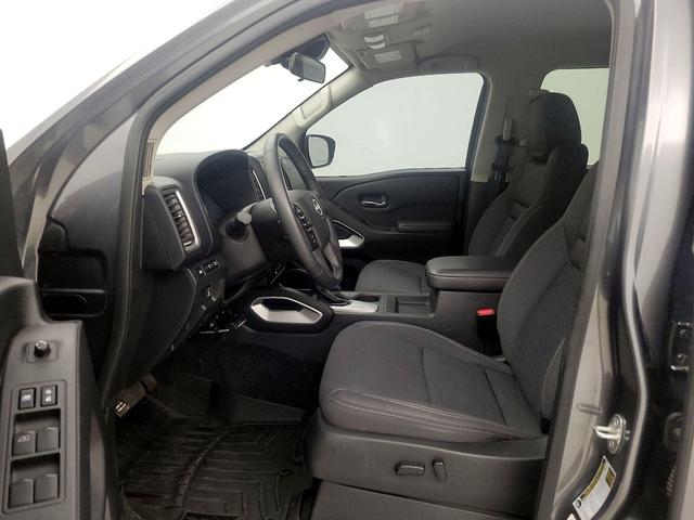 Photo of 2022 Gray Nissan Frontier