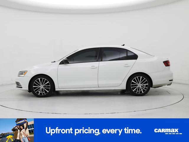 Photo of 2016 White Volkswagen Jetta