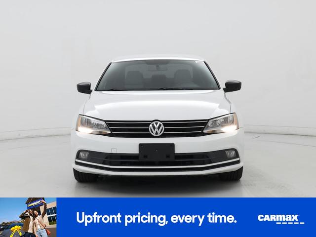 Photo of 2016 White Volkswagen Jetta