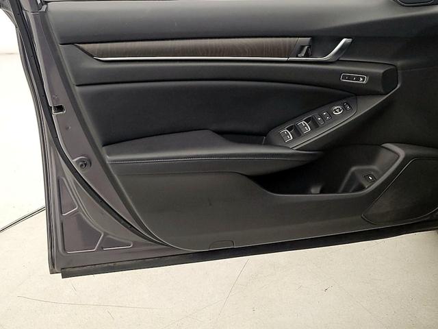 Photo of 2018 Gray Honda Accord