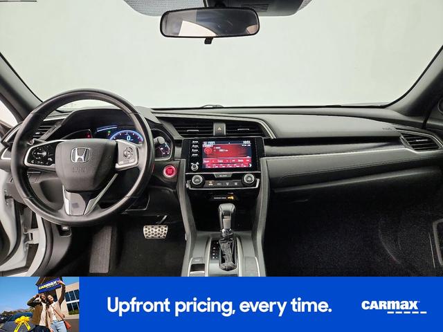 Photo of 2021 White Honda Civic